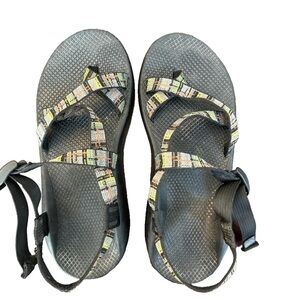 Men's Chaco Vibram Green Plaid Toe Loop Hiking Sandals. Size 11